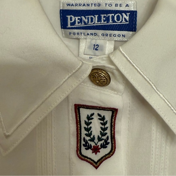 Pendleton Women’s Vintage White Long Sleeve  w/ Crest Embroidery 80s/90s sz 12 - Picture 3 of 5